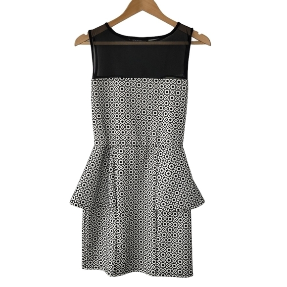 BLACK and White Evening Dress Raised Pattern Peplum Mini Dress Size 10 - Picture 2 of 8